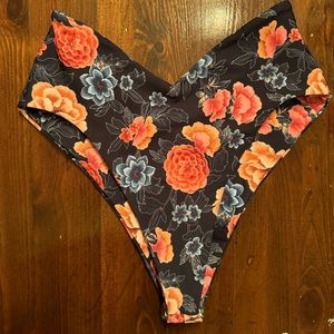 SKATIE Melly Bottoms Medium- Tahiti